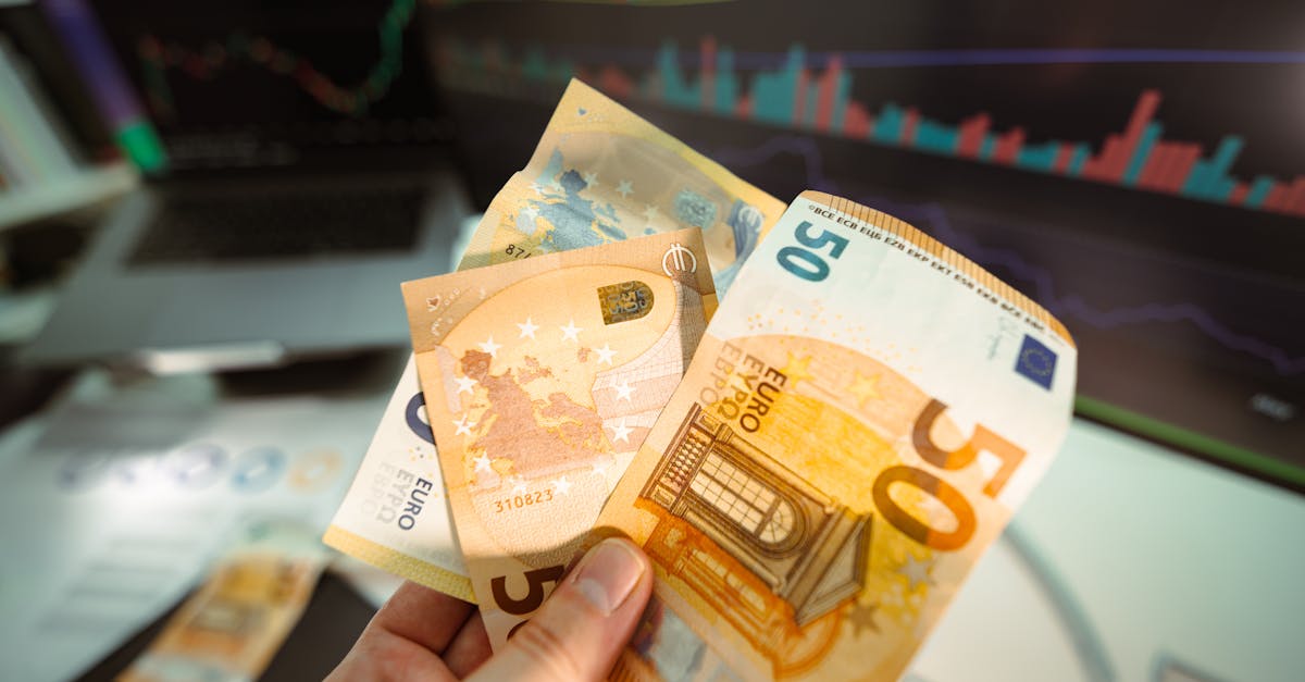 EUR/HUF : Goldman Sachs revoit ses prévisions à la baisse