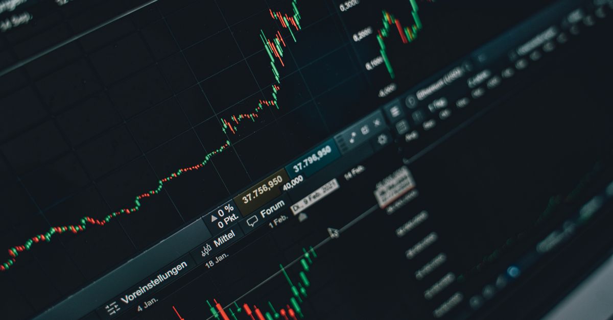 Graphique boursier ascendant avec icônes d'intelligence artificielle