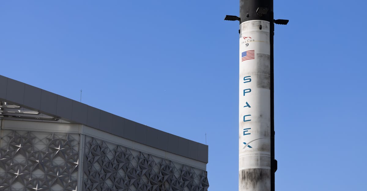 Logo SpaceX et symbole du S&P 500